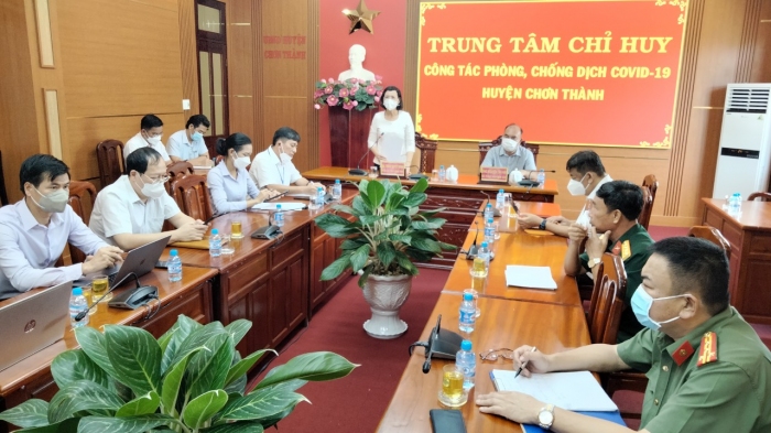 Phó Chủ tịch ĐĂNG NHẬP HI88
 Trần Tuyết Minh kiểm tra công tác phòng chống dịch tại Chơn Thành