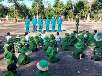 Một ngày làm chiến sĩ