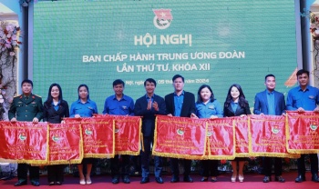 Bình Phước được tặng cờ thi đua trong công tác đoàn và phong trào thanh thiếu nhi