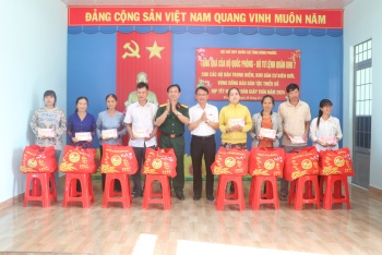 Bộ Quốc phòng, Bộ Tư lệnh Quân khu 7 thăm, tặng quà tết cho các hộ dân khu dân cư biên giới