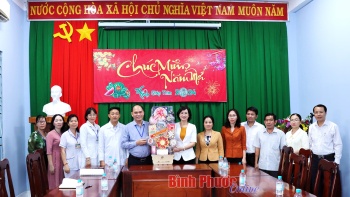 Phó Chủ tịch UBND tỉnh Trần Tuyết Minh thăm, chúc tết Nguyên đán 2024